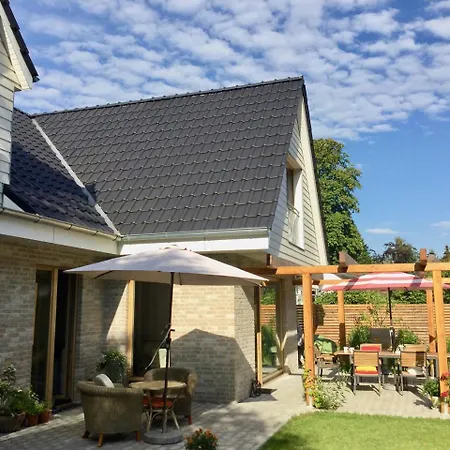 Moorblick! Grosse Dachwohnung Mit Kamin Und Sauna *